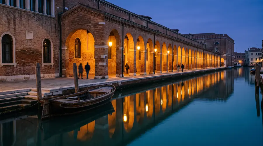 Venecia: Una ciudad de bienal donde la exposición es el propio plano urbano